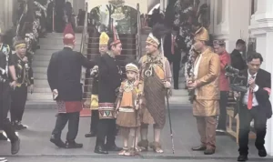 Image Credit Special/Beritasatu - Vice President-elect Gibran Rakabuming Raka and his son Jan Ethes wore traditional Papuan clothing to witness the commemoration of the proclamation moments in the context of the 79th Anniversary of the Republic of Indonesia.