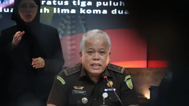Image Credit Special - Head of the Legal Information Center (Kapuspenkum) of the Attorney General's Office Harli Siregar in a Press Conference on Confiscation of Money in Corruption Cases in Sugar Import Activities at the Ministry of Trade in 2015-2016.