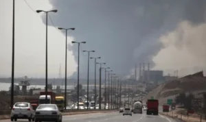 Massive explosion rocks port in Iran, injuring more than 500. (AFP/MOHAMMAD RASOLE MORADI)