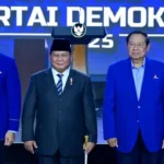 President Prabowo Subianto with Democratic Party General Chair Agus Harimurti Yudhoyono (AHY) and Party High Council Chair Susilo Bambang Yudhoyono (SBY) at the closing ceremony of the 6th Democratic Party Congress. (Photo: Muchlis Jr - Presidential Secretariat Press Bureau)