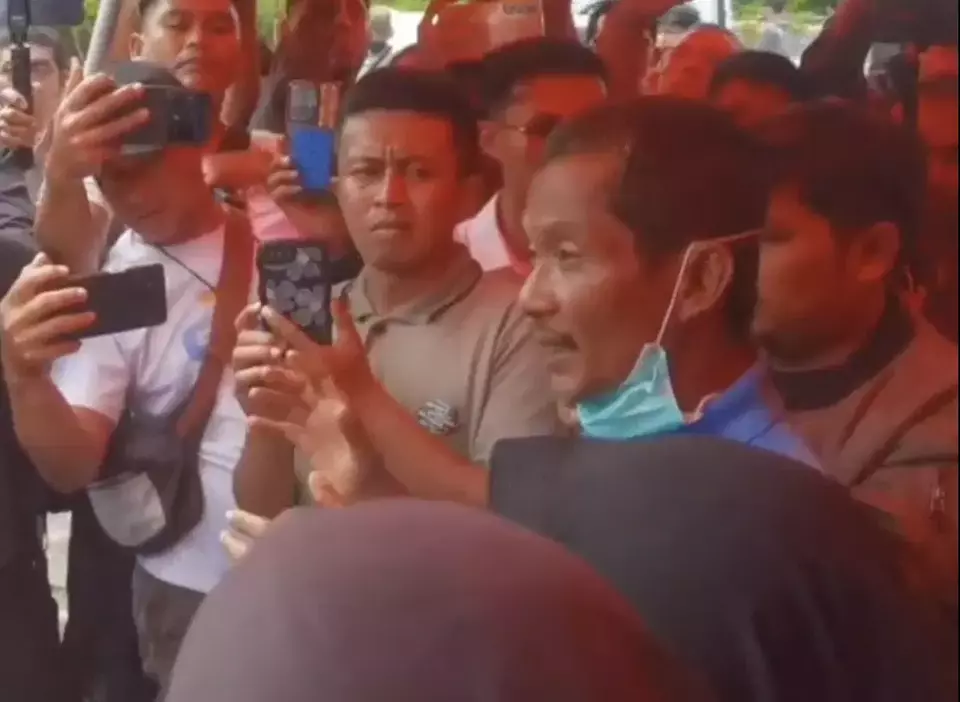 Relative of the victim of the Garut ammunition explosion incident, Agus Setiawan (Beritasatu/Herlan Adiwisastra)